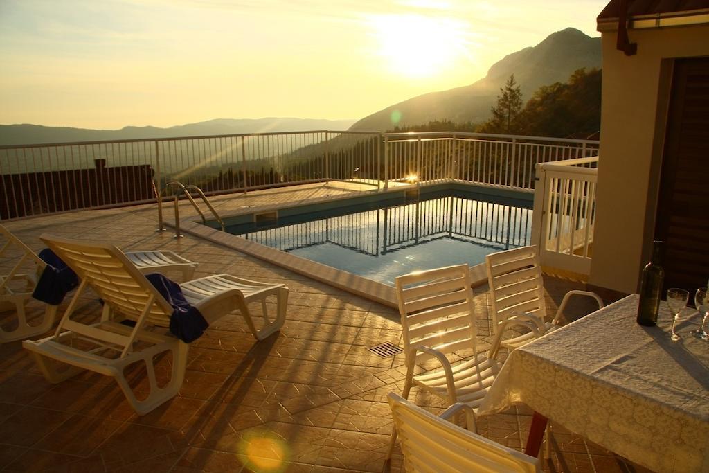 Holiday Home Urlovic Gruda Kamer foto